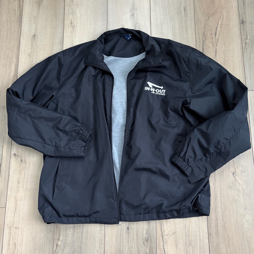 In N Out windbreaker sz Large (missing zipper pull)